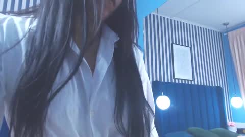 Vivian  online show from 02-20-26, 01:00