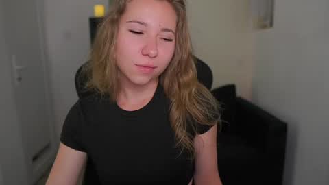 VivienVance online show from 06-09-26, 01:45