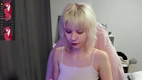 Snapshot of vivy_ chatting on 04-26-26, 08:06 chatur babes online show from 04-26-26, 08:06