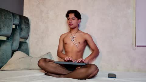 Snapshot of vix_hot chatting on 05-02-26, 07:41 vix_hot online show from 05-02-26, 07:41