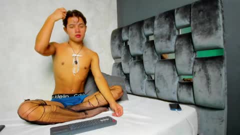Snapshot of vix_hot chatting on 05-06-26, 07:30 vix_hot online show from 05-06-26, 07:30