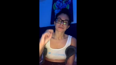 Snapshot of vixenblade chatting on 02-20-26, 06:26 vixenblade online show from 02-20-26, 06:26