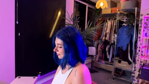 Polly  Online mostly at 9pm-2am UK Time online show from 09-29-25, 06:24