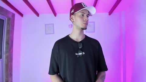 Snapshot of vlad__night chatting on 02-26-26, 04:11 Vlad online show from 02-26-26, 04:11