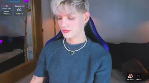 Snapshot of vladhellsing4 chatting on 06-14-26, 04:42 Vlad online show from 06-14-26, 04:42