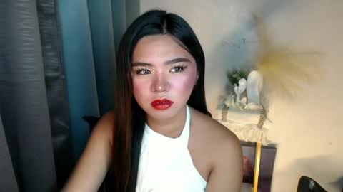 Snapshot of voganmarie chatting on 06-16-26, 09:06 voganmarie online show from 06-16-26, 09:06