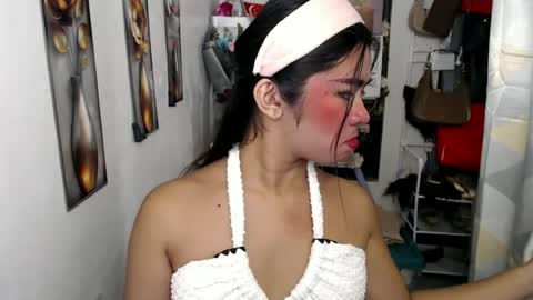Snapshot of voganmarie chatting on 07-06-26, 09:39 voganmarie online show from 07-06-26, 09:39