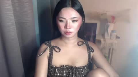 Snapshot of voganmarie chatting on 07-14-26, 01:28 voganmarie online show from 07-14-26, 01:28