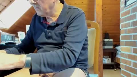 Snapshot of vonrex1 chatting on 12-12-24, 12:22 heinz online show from 12-12-24, 12:22