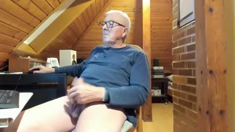 Snapshot of vonrex1 chatting on 12-20-24, 04:25 heinz online show from 12-20-24, 04:25