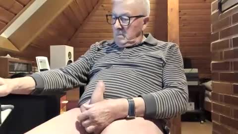 Snapshot of vonrex1 chatting on 12-25-24, 04:54 heinz online show from 12-25-24, 04:54