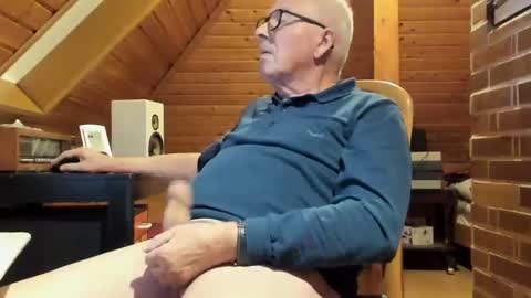 Snapshot of vonrex1 chatting on 12-28-24, 06:29 heinz online show from 12-28-24, 06:29