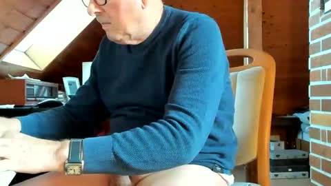 Snapshot of vonrex1 chatting on 12-31-24, 10:58 heinz online show from 12-31-24, 10:58