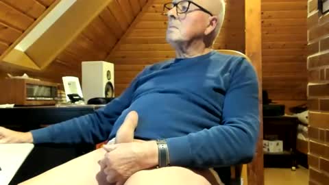 Snapshot of vonrex1 chatting on 12-31-24, 04:14 heinz online show from 12-31-24, 04:14