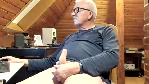 Snapshot of vonrex1 chatting on 01-21-25, 06:34 heinz online show from 01-21-25, 06:34