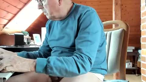 Snapshot of vonrex1 chatting on 01-22-25, 10:50 heinz online show from 01-22-25, 10:50