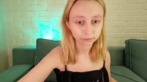 Snapshot of voyera chatting on 03-27-26, 12:49 Rachel update online show from 03-27-26, 12:49