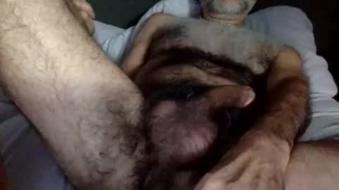 Enjoy guys of all ages if you are not on cam please dont ask for requests if i dont respond dont think im ignoring you i online show from 04-17-26, 02:09