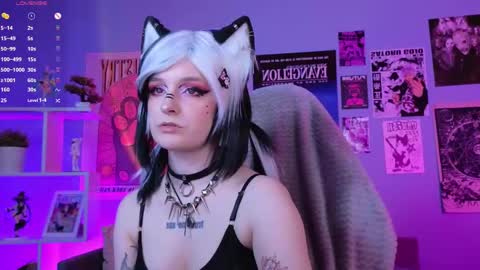Snapshot of vronnier chatting on 05-14-26, 04:14 vronnier online show from 05-14-26, 04:14