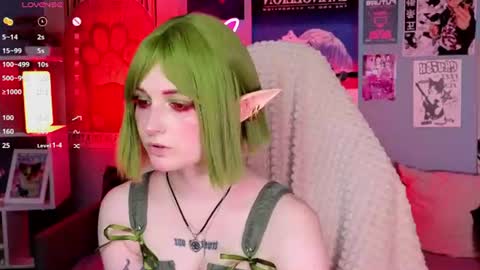 Snapshot of vronnier chatting on 07-22-26, 03:59 vronnier online show from 07-22-26, 03:59