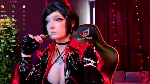Snapshot of vronnier chatting on 07-24-26, 12:25 vronnier online show from 07-24-26, 12:25