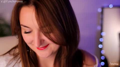 Snapshot of vsecrets chatting on 11-08-25, 07:23 Victoria The Enchantress online show from 11-08-25, 07:23