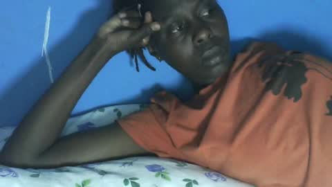 Snapshot of vvuuvvu chatting on 06-18-26, 06:45 vvuuvvu online show from 06-18-26, 06:45