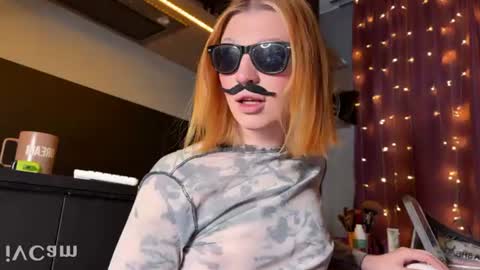 Snapshot of vynila chatting on 06-18-26, 04:44 ILONA A week goal new laptop online show from 06-18-26, 04:44