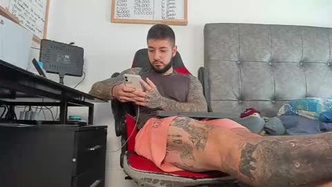 Snapshot of vyxen_ chatting on 02-13-26, 02:24 vyxen_ online show from 02-13-26, 02:24