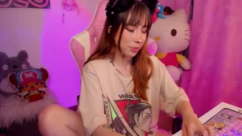 Snapshot of waifu_aika chatting on 10-22-25, 09:14 AIKA online show from 10-22-25, 09:14