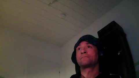 Snapshot of wailersgun chatting on 02-25-25, 10:39 wailersgun online show from 02-25-25, 10:39