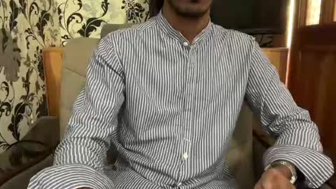 Snapshot of wakeawake chatting on 06-24-26, 05:28 boy1 online show from 06-24-26, 05:28