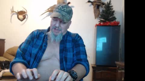 Snapshot of walkingbird chatting on 12-22-24, 12:39 walkingbird online show from 12-22-24, 12:39