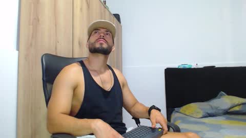 Snapshot of walter_brownn01 chatting on 11-08-25, 03:56 WALTER BROWN online show from 11-08-25, 03:56