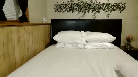 wanderlustgaal online show from 12-18-25, 10:32