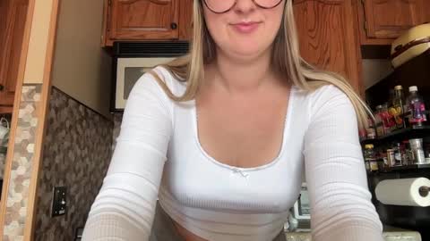 Snapshot of wanderlustjade chatting on 12-05-24, 05:06 Jade Adonis online show from 12-05-24, 05:06