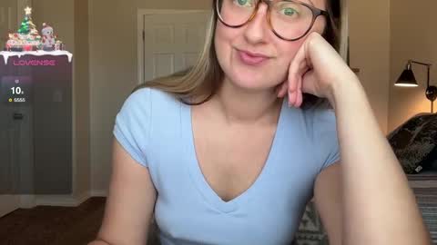 Snapshot of wanderlustjade chatting on 12-19-24, 05:08 Jade Adonis online show from 12-19-24, 05:08