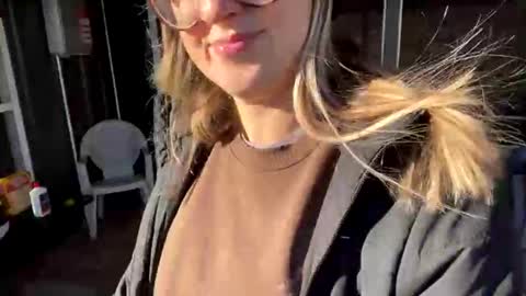 Snapshot of wanderlustjade chatting on 01-13-25, 09:09 Jade Adonis online show from 01-13-25, 09:09