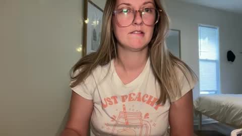 Snapshot of wanderlustjade chatting on 01-20-25, 03:50 Jade Adonis online show from 01-20-25, 03:50