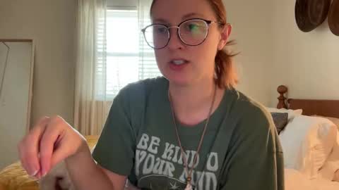 Snapshot of wanderlustjade chatting on 02-11-26, 06:35 Jade Adonis online show from 02-11-26, 06:35