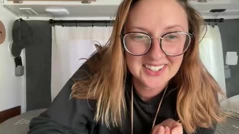 Snapshot of wanderlustjade chatting on 05-12-26, 08:50 Jade Adonis online show from 05-12-26, 08:50
