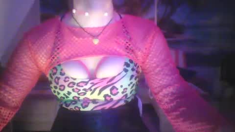 Snapshot of wannafeelitall chatting on 12-22-24, 05:12 Emilia inst online show from 12-22-24, 05:12