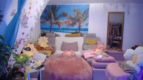 Snapshot of wannafeelitall chatting on 10-16-25, 05:03 Emilia inst online show from 10-16-25, 05:03