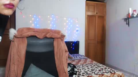 Snapshot of warrior_xena chatting on 02-19-25, 09:17 warrior_xena online show from 02-19-25, 09:17