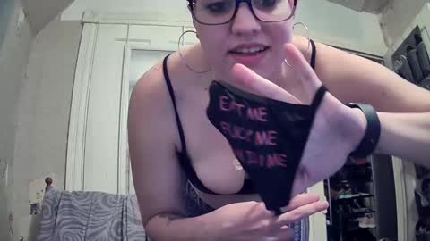 warwhore24 online show from 02-05-25, 08:25