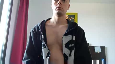 Snapshot of waterboyxp chatting on 11-11-25, 08:36 waterboyxp online show from 11-11-25, 08:36