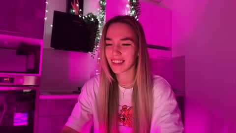 Snapshot of watergirl_ chatting on 12-03-24, 10:29 Im saving up for a new car help me online show from 12-03-24, 10:29