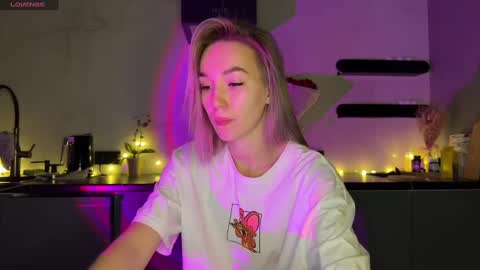 Snapshot of watergirl_ chatting on 12-16-24, 05:06 Im saving up for a new car help me online show from 12-16-24, 05:06