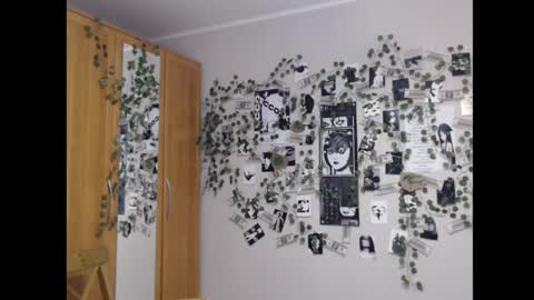 Mina online show from 09-29-25, 04:28