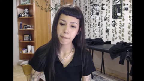 Mina online show from 10-30-25, 10:10